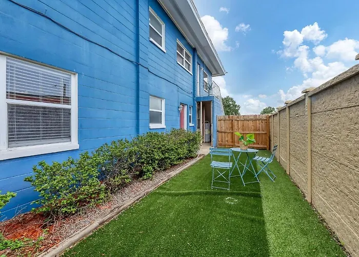 New Huge Green Garden 1Br