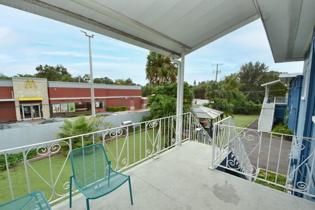 New Huge Garden 1br *