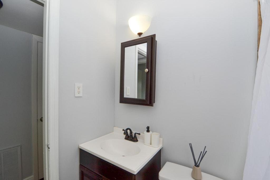 New Huge Garden 1br Apartment *