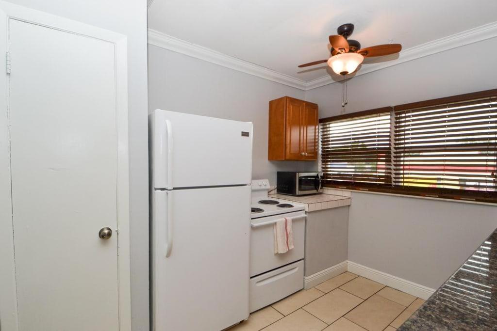 Apartment New Huge Garden 1br *